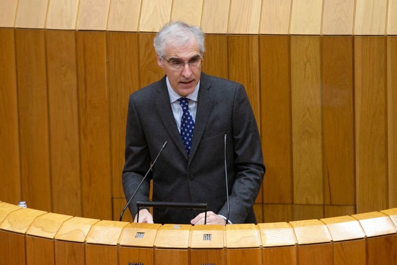 El vicepresidente económico de la Xunta, Francisco Conde, en el Parlamento gallego.