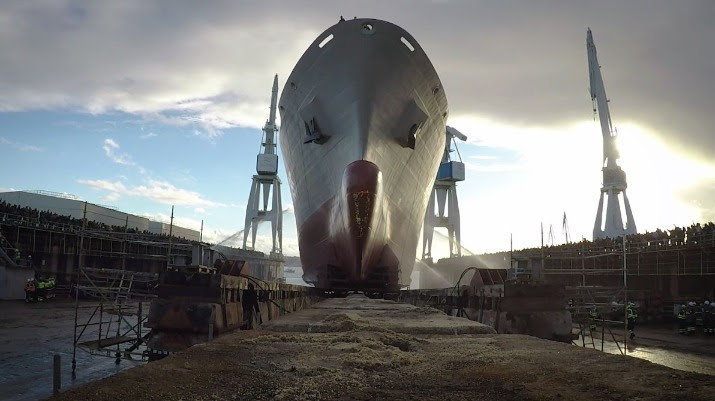 Un buque en el astillero de Navantia en Ferrol.