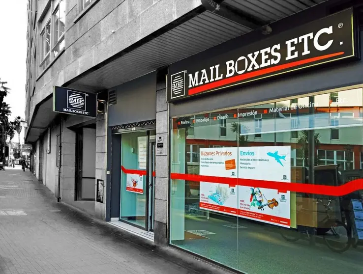 Mail Boxes Etc. inaugura un nuevo centro en Pontevedra.