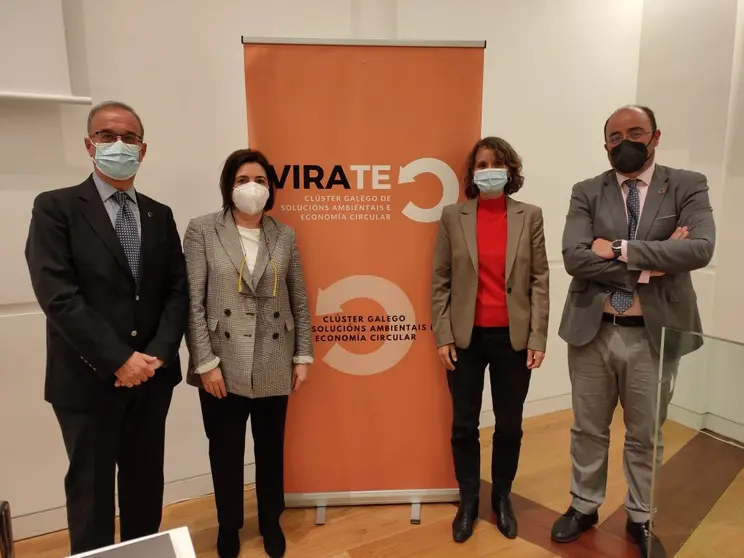 Juan Lema, Josefa de León, Helena Penas, Marcos Martín, membros da Xunta Directiva de VIRATEC.