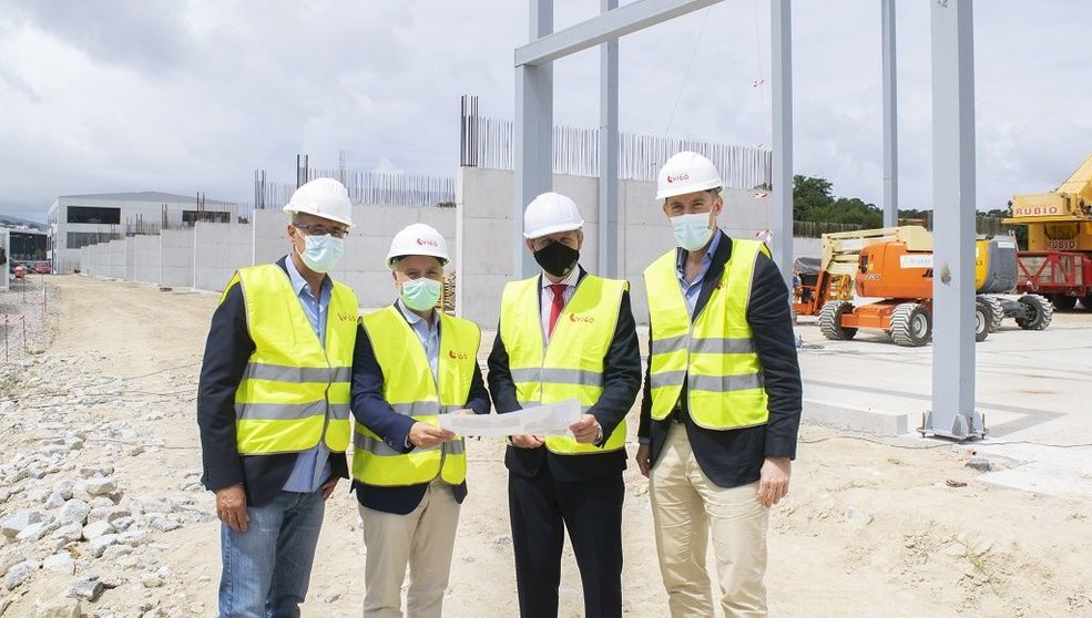 El delegado del Gobierno en Galicia visitó la construcción de las nuevas naves del polígono de Porto do Molle en Nigrán.