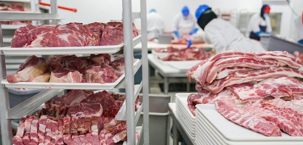Un centro de procesado de carne./Mark Stebnicki en Pexels.