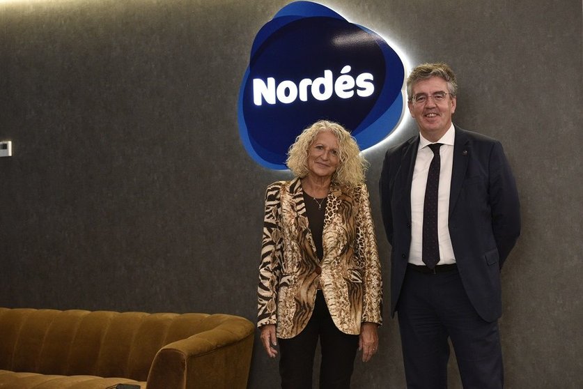 Carmen López Olmedo y Mario Barcenilla en la apertura de la sede de Nordés Club Empresarial.