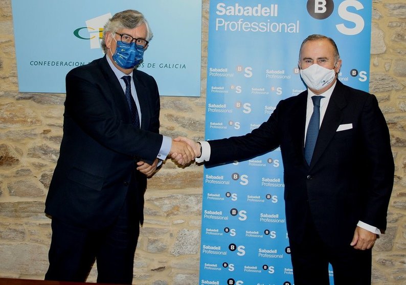 Juan Manuel Vieites, presidente de la CEG, y Pablo Junceda, de Sabadell Gallego.