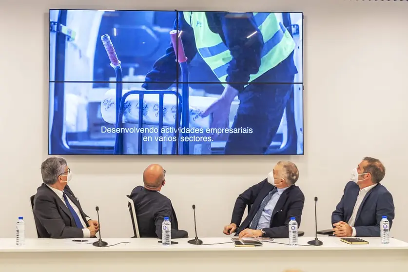 Los presidentes de la CEG, Diputación de Ourense, Cegasal y Foro pola Economía Social de Galicia./A.PAZ.