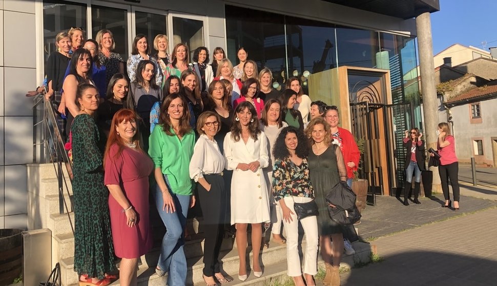 Integrantes de Executivas y Mujeres en el Sector Público participaron en un encuentro networking en Santiago.