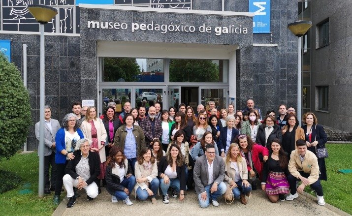 Participantes y responsables del programa Lanzaderas Conecta Empleo de Galicia, en Santiago.