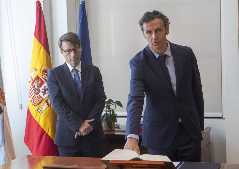 O conselleiro Miguel Corgos, e o novo director xeral dede Política de Cohesión e Fondos Europeos, Ángel Tarrío./CONCHI PAZ.