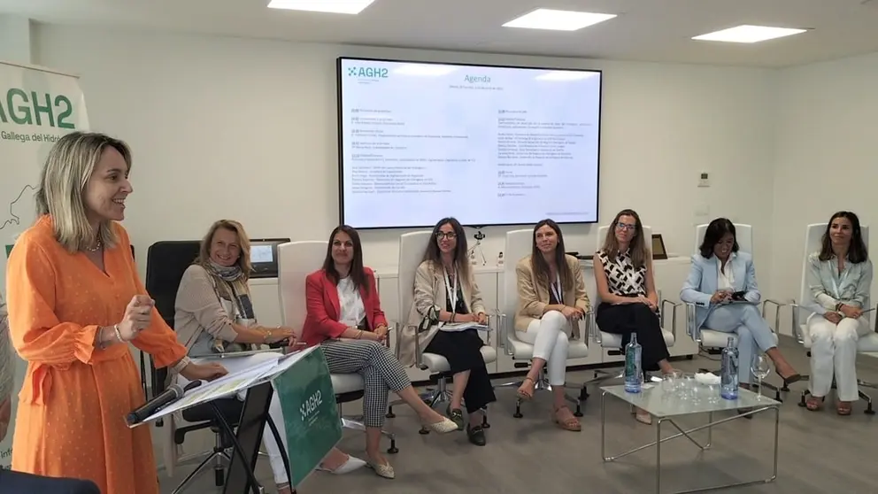 Paula Uría, secretaria xeral de Industria, interviene en la jornada "Hablando de hidrógeno en femenino".