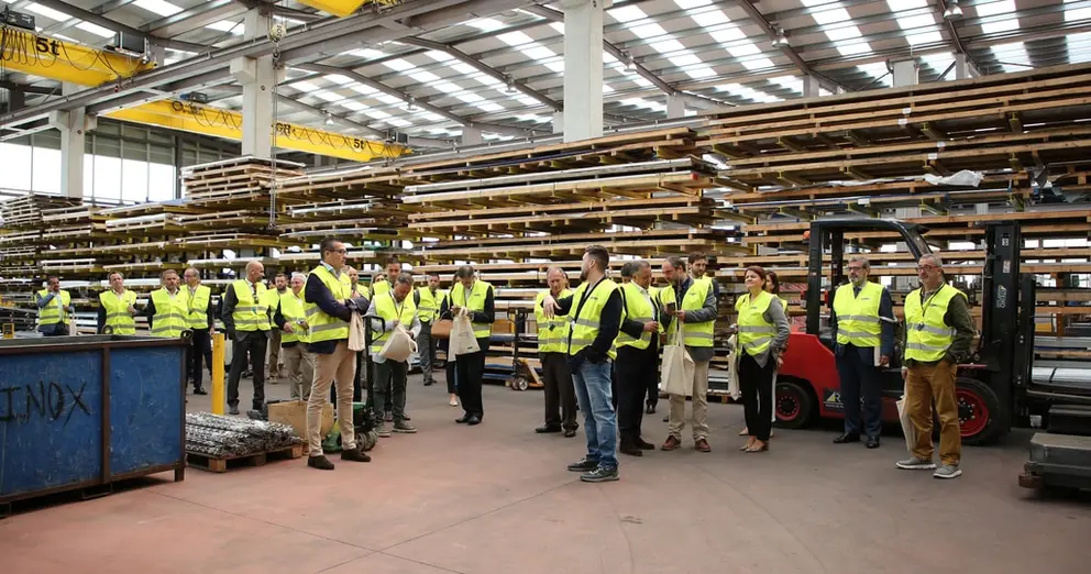 Visita guiada por las instalaciones de Aluman tras la jornada "Eficiencia industrial".