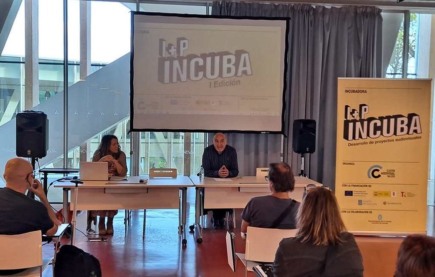 Finocha Formoso y Jorge Algora en el arranque de las actividades de la incubadora I+P INCUBA, en el Centro Ágora de A Coruña.