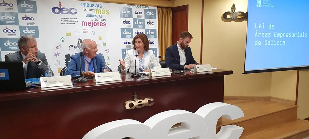 Heriberto García, Antonio Fontenla, Ángeles Vázquez y Gonzalo Trenor, en un momento de la jornada.