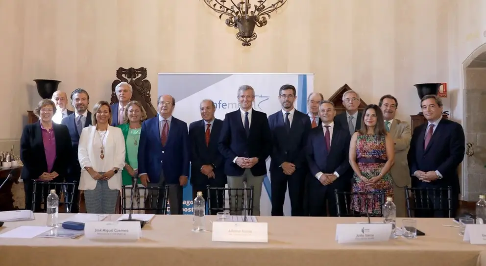 Comité Ejecutivo de Confemetal junto al presidente de la Xunta de Galicia, en Santiago.