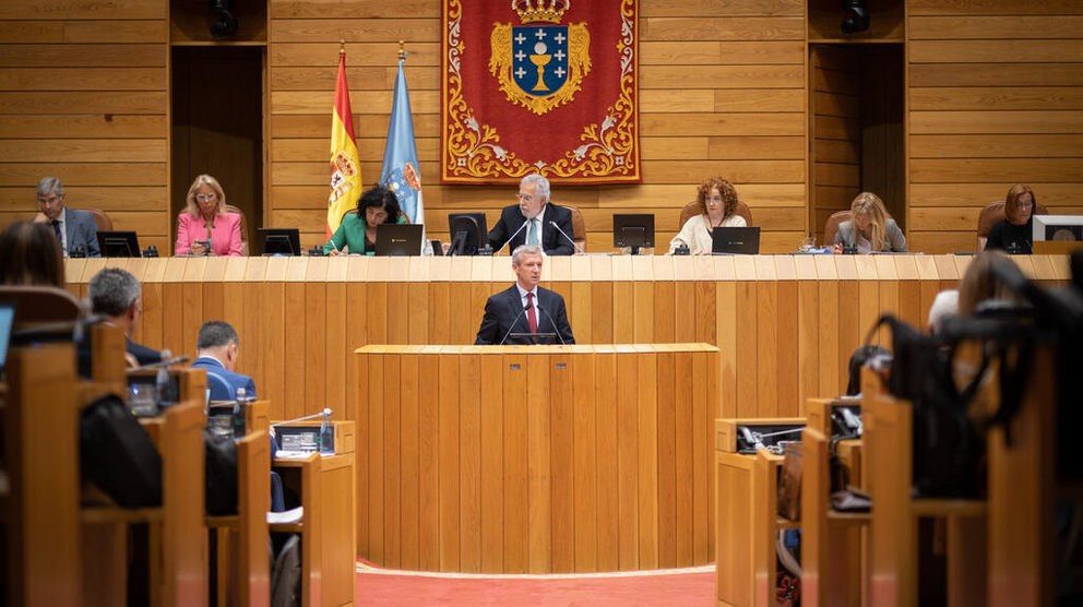 O presidente da Xunta, Alfonso Rueda, comparece a petición propia no Pleno da Cámara para presentar as liñas principais dos Orzamentos Autonómicos para 2023. Parlamento de Galicia, 26/09/22.