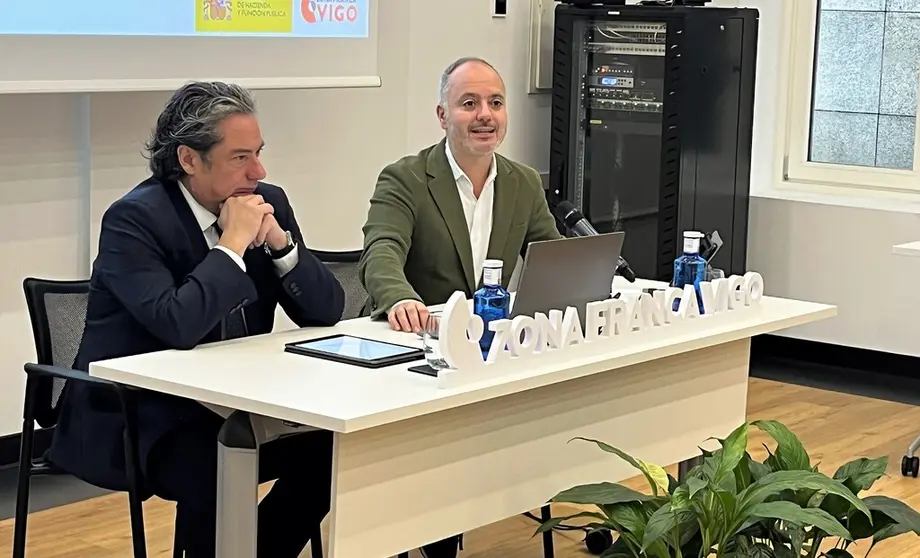 Eloy García, presidente de Conxemar, y David Regades, delegado de la Zona Franca, presentaron el informe.