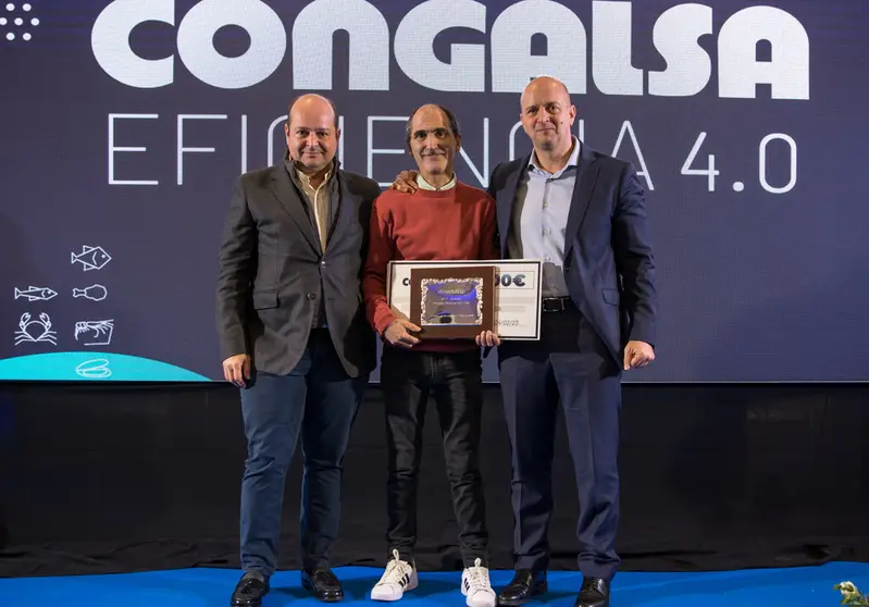 Luis Miguel Simarro-director general de Congalsa; Roberto Fernández, premiado; y Julio Simarro, director Comercial y Marketing.