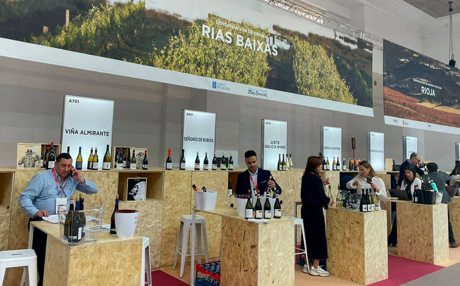 Sección de vinos de Rías Baixas dentro del stand de la Agacal en Barcelona Wine Week.