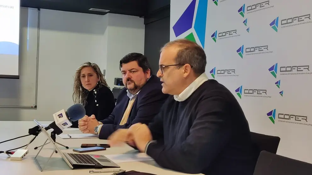 Cofer presentó el estudio socioeconómico de las comarcas de Ferrol, Eume y Ortegal.