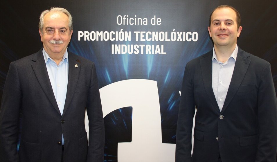 Antonio Couceiro, presidente de la Cámara de A Coruña, y Daniel Tafalla, gerente de la Oficina de Promoción Tecnolóxico-Industrial de A Coruña.