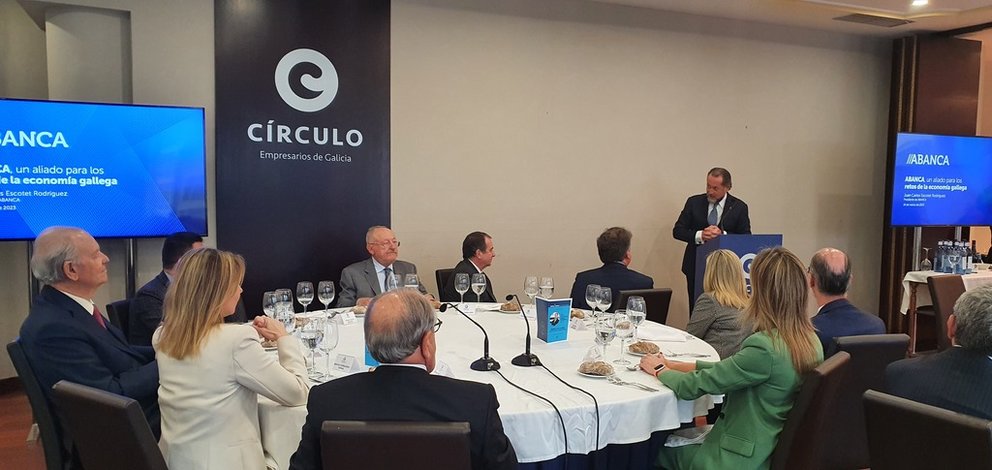 El presidente de ABANCA, Juan Carlos Escotet Rodríguez, ha sido el invitado de una nueva edición de la Tribuna del Círculo de Empresarios de Galicia.