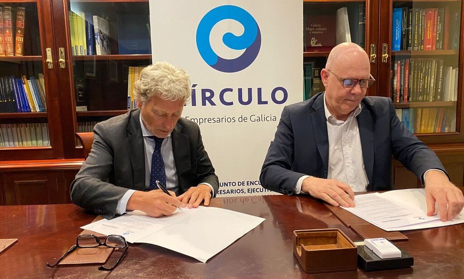 Víctor Jáuregui, director del Círculo, y Titus Van Lieshout, presidente de Logidigal, firmaron el convenio.