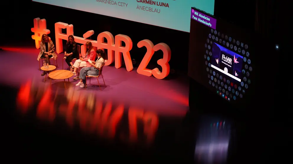 Mesa redonda sobre centros comerciales en el Congreso Flúor.