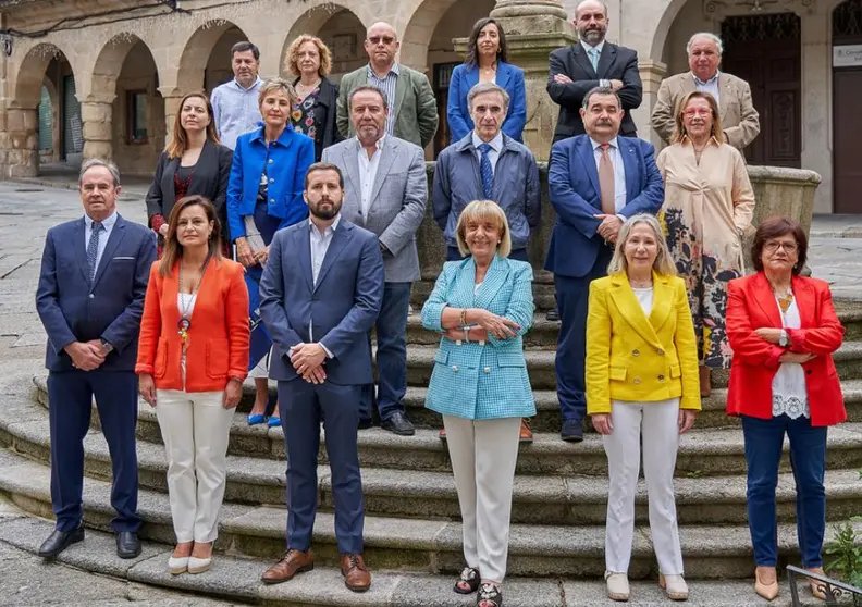 Marisol Nóvoa y su equipo en la presentación de su candidatura