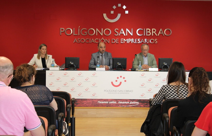 Jornada sobre novedades laborales en la Asociación de Empresarios del Polígono de San Cibrao.