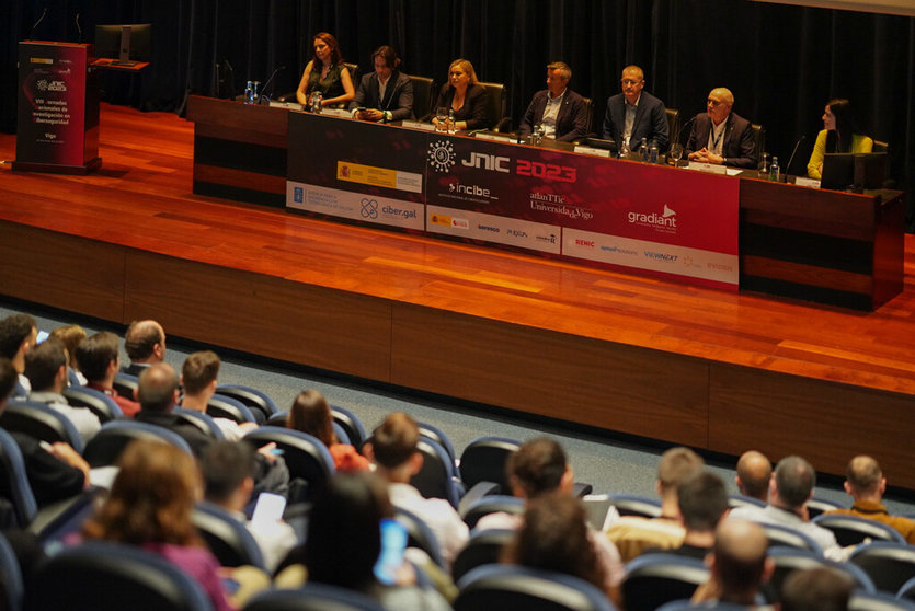 Inauguración de las  VIII Jornadas Nacionales de Investigación en Ciberseguridad, que se desarrollan en Vigo.