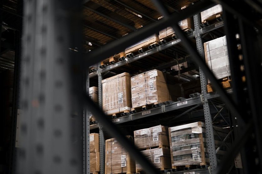 Los transelevadores en almacenes automatizados influyen de manera positiva en el proceso logístico.