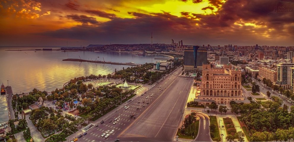 Baku, capital de Azerbaiyán./ Faik Nagiyev en Pixabay.