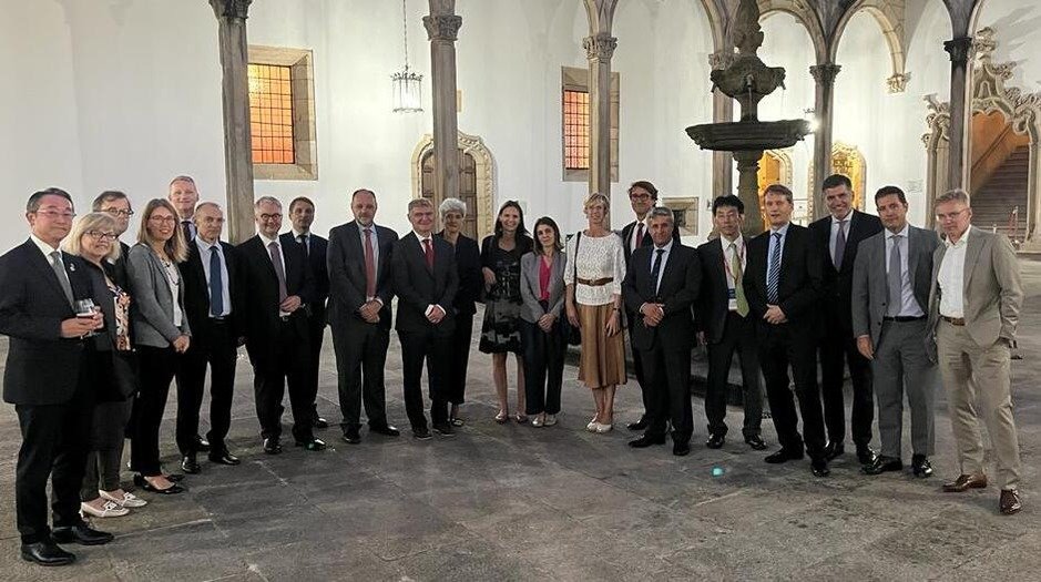 Miembros de la Unión Nacional de Cooperativas de Crédito (Unacc) y la Asociación Europea de Bancos Cooperativos (EACB), en Santiago.
