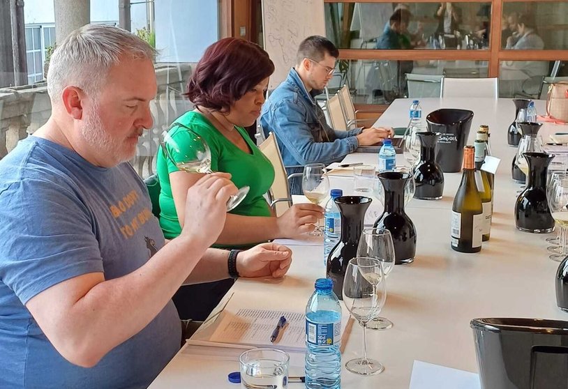 Los prescriptores asistieron a cata de vinos en la sede del Consejo Regulador de la D.O. Rías Baixas.