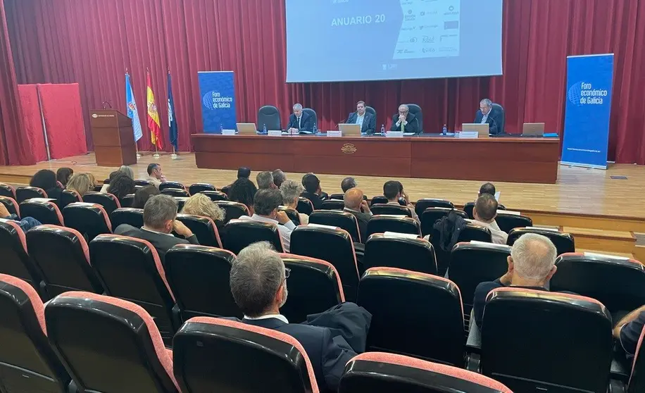 O Anuario do Foro Económico de Galicia foi presentado no Reitorado da UDC.