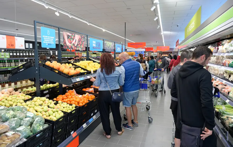 Interior de la nueva tienda de Aldi en Pontevedra.