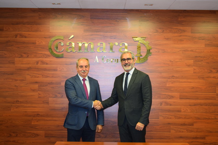 Antonio Couceiro, presidente de la Cámara de Comercio de A Coruña y Manuel Heredia, director xeral de Comercio e Consumo de la Xunta de Galicia.