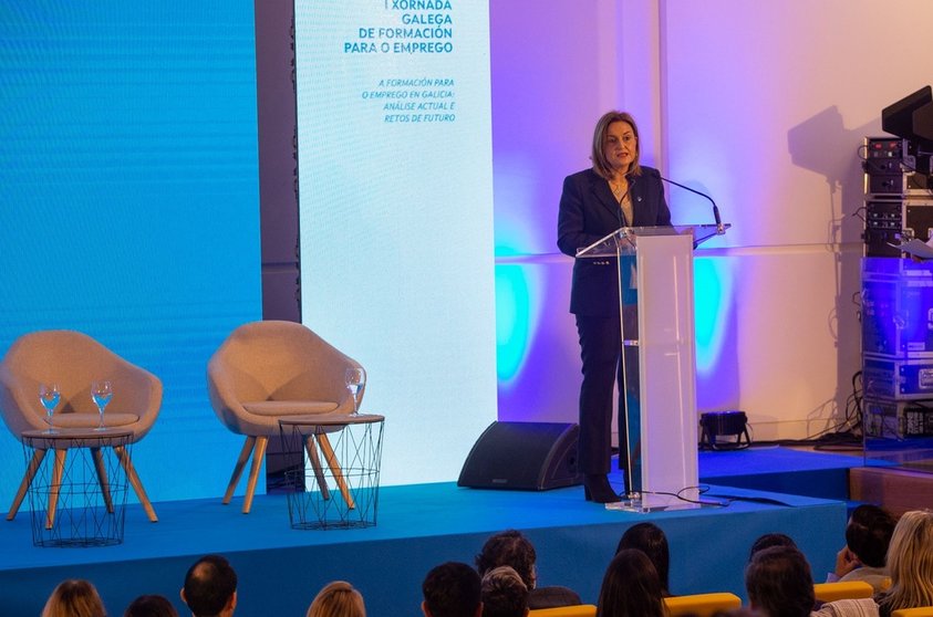 A conselleira de Promoción do Emprego e Igualdade, Elena Rivo, durante a xornada "A formación para o emprego en Galicia", celebrada en Santiago.