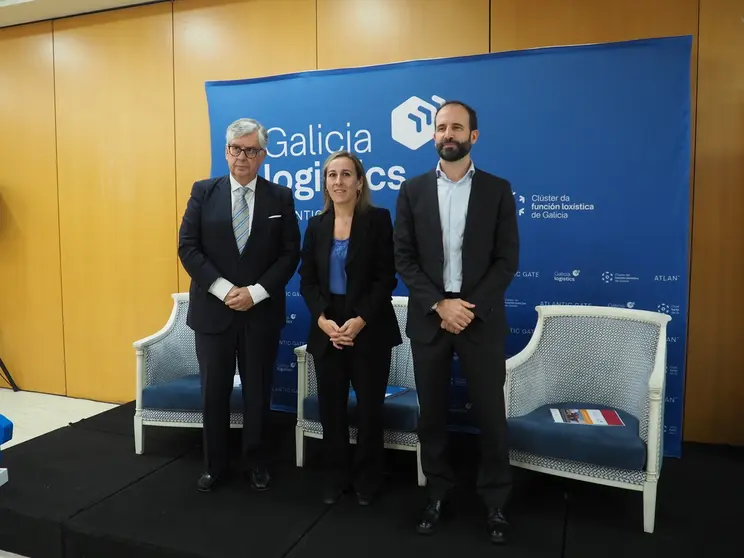 De izquierda a derecha, Juan Manuel Vieites, Ethel Vázquez y Xoán Martínez.