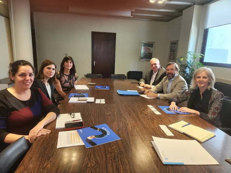 Covadonga Toca, directora del Igape, en un encuentro con representantes empresariales en Uruguay.