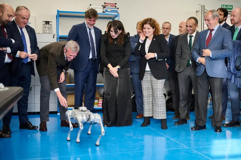 Autoridades en la inauguración del Galaxy-Lab del ITG.