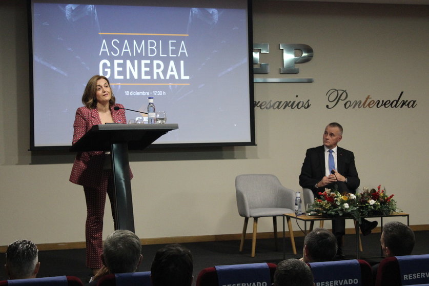 La conselleira de Promoción de Emprego e Igualdade, Elena Rivo, durante su intervención en la CEP.