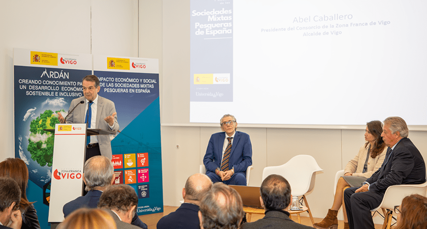 El presidente del CZFV, Abel Caballero, durante la presentación del informe