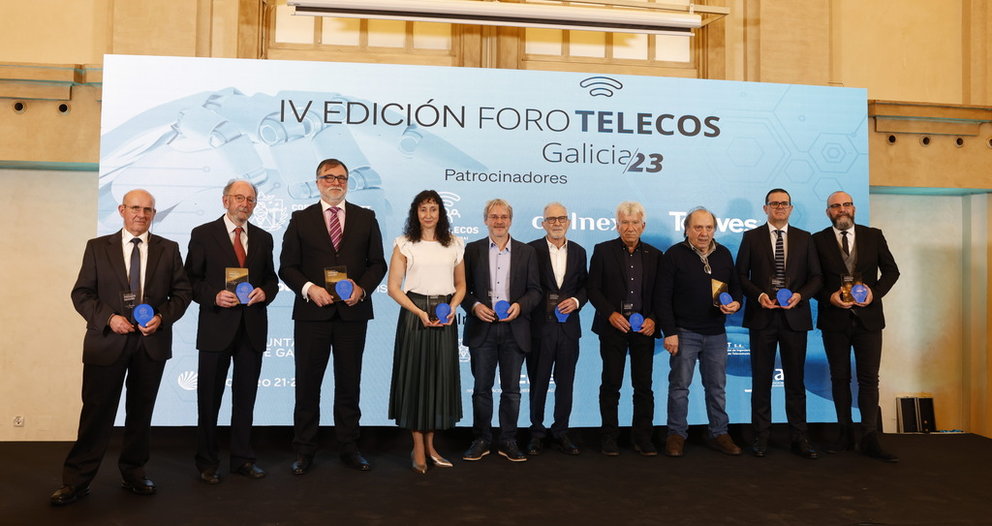 Galardonados con los Premios Enseño en el IV Foro Telecos./CEDIDA.