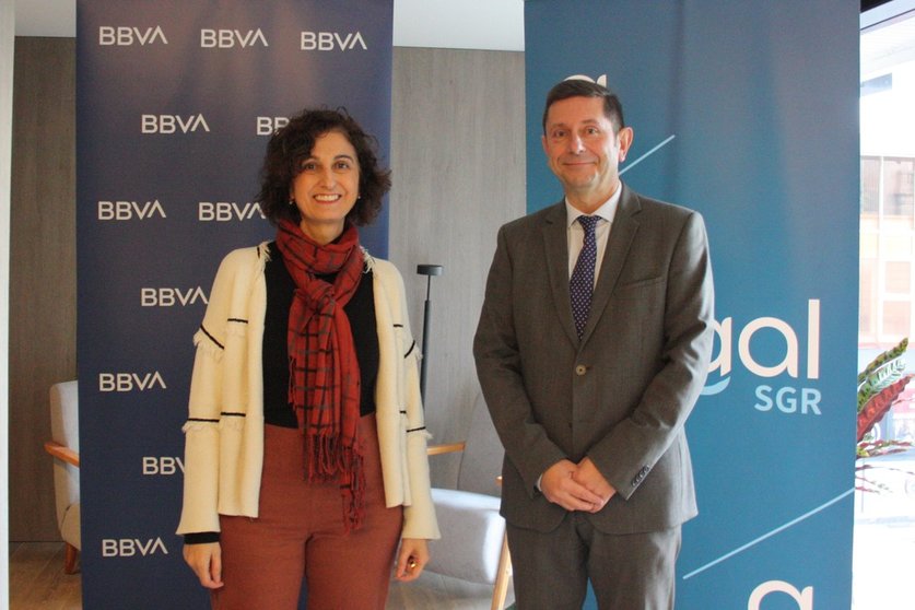 Rosa Bouzas,  directora de Pymes de BBVA, y Manuell Galdo, presidente de Afigal.