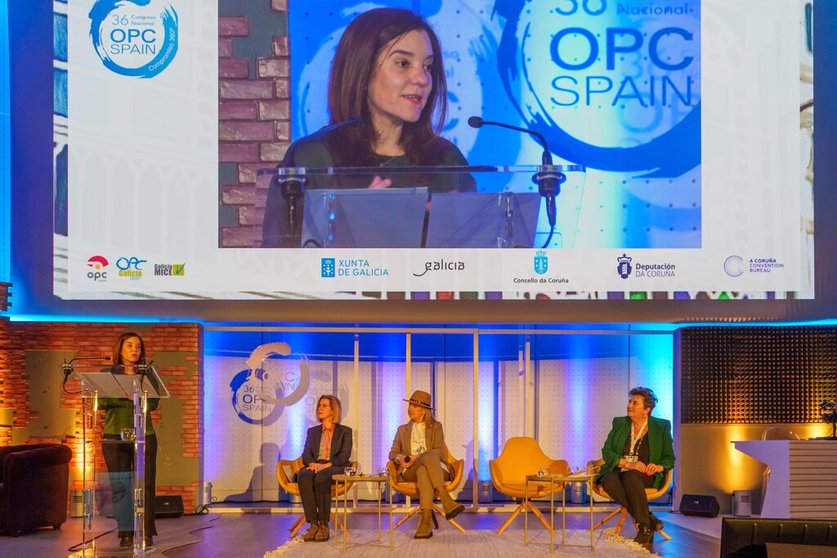 La alcaldesa de A Coruña interviene en la inauguración del 36 Congreso de OPC Spain./AirOn Estudio. Pedro Casal.